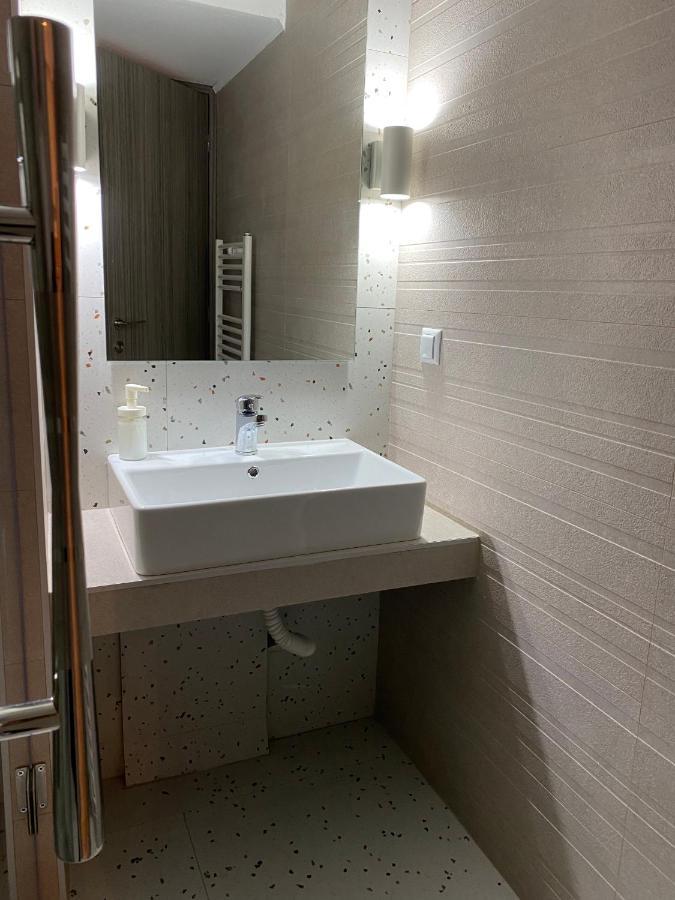 Hellen'S Apartments Офринио Экстерьер фото
