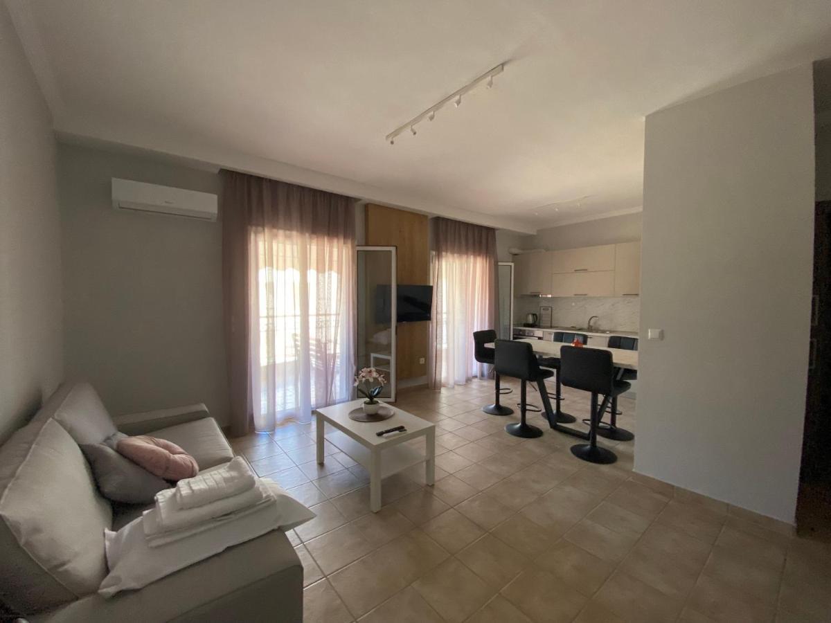 Hellen'S Apartments Офринио Экстерьер фото