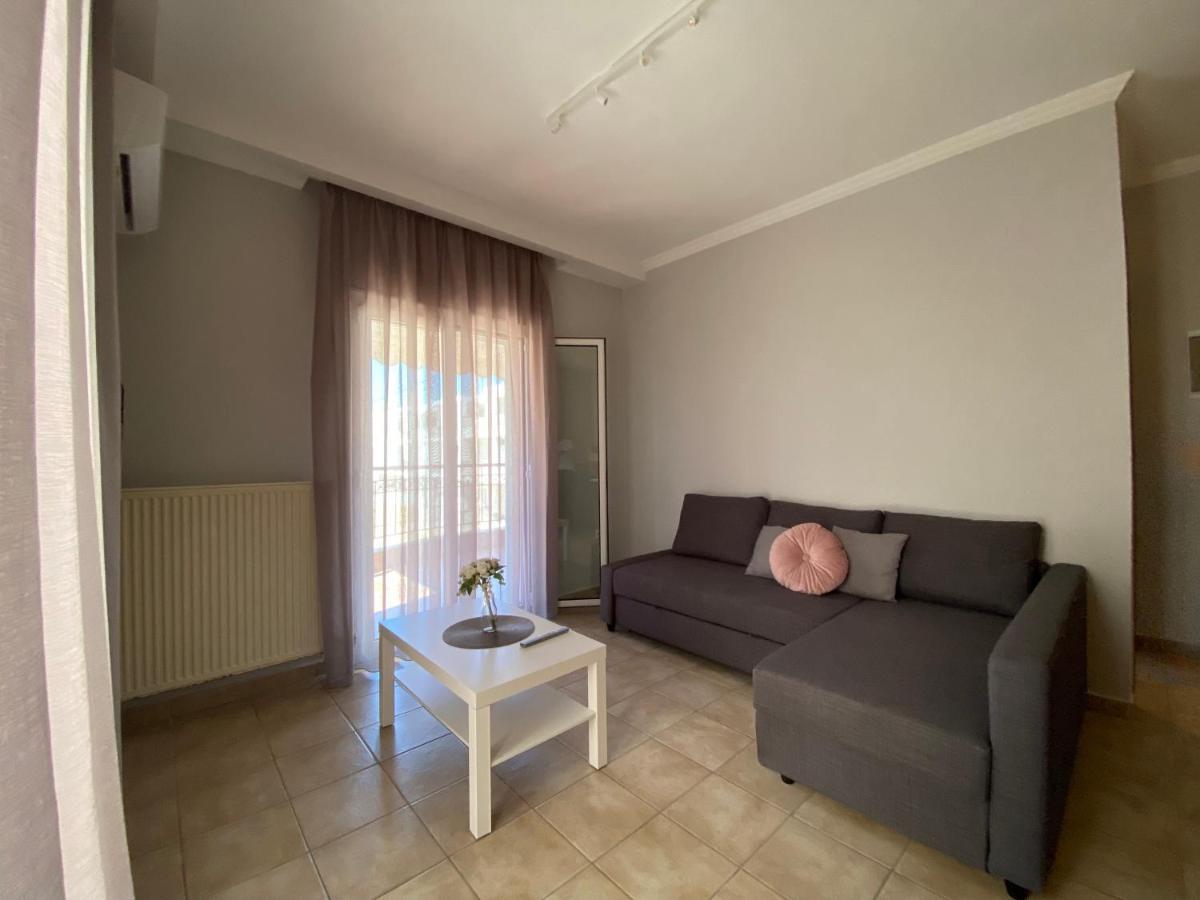 Hellen'S Apartments Офринио Экстерьер фото